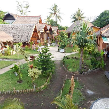 Kampung Meno Bungalows กิลิเมโน ภายนอก รูปภาพ