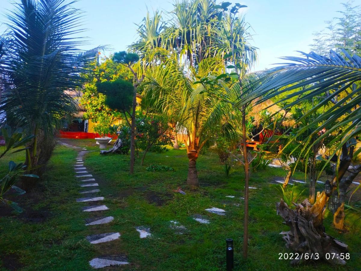 Kampung Meno Bungalows กิลิเมโน ภายนอก รูปภาพ