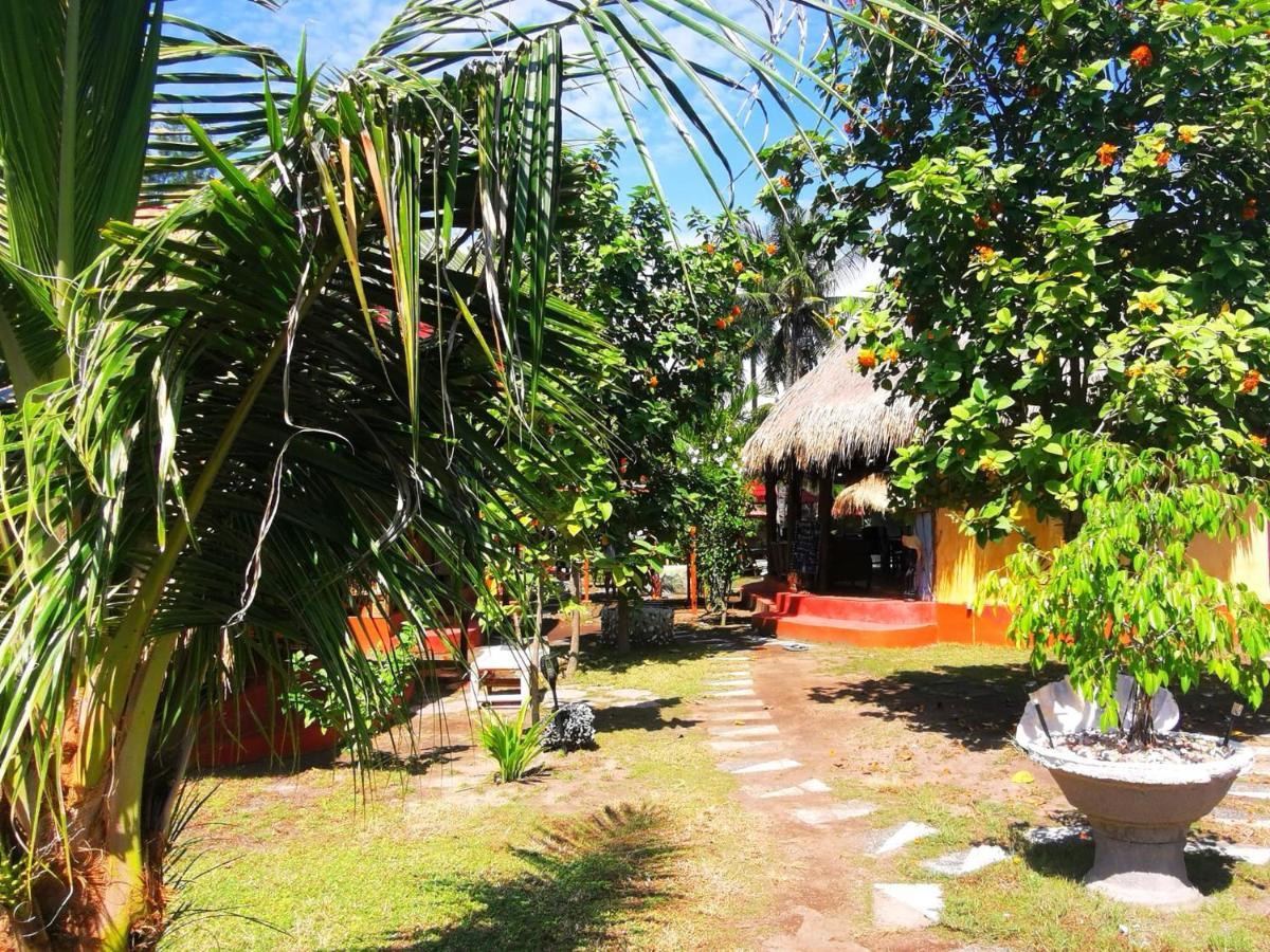 Kampung Meno Bungalows กิลิเมโน ภายนอก รูปภาพ