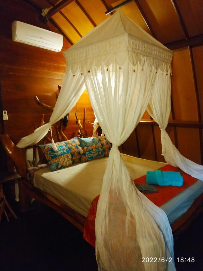 Kampung Meno Bungalows กิลิเมโน ภายนอก รูปภาพ