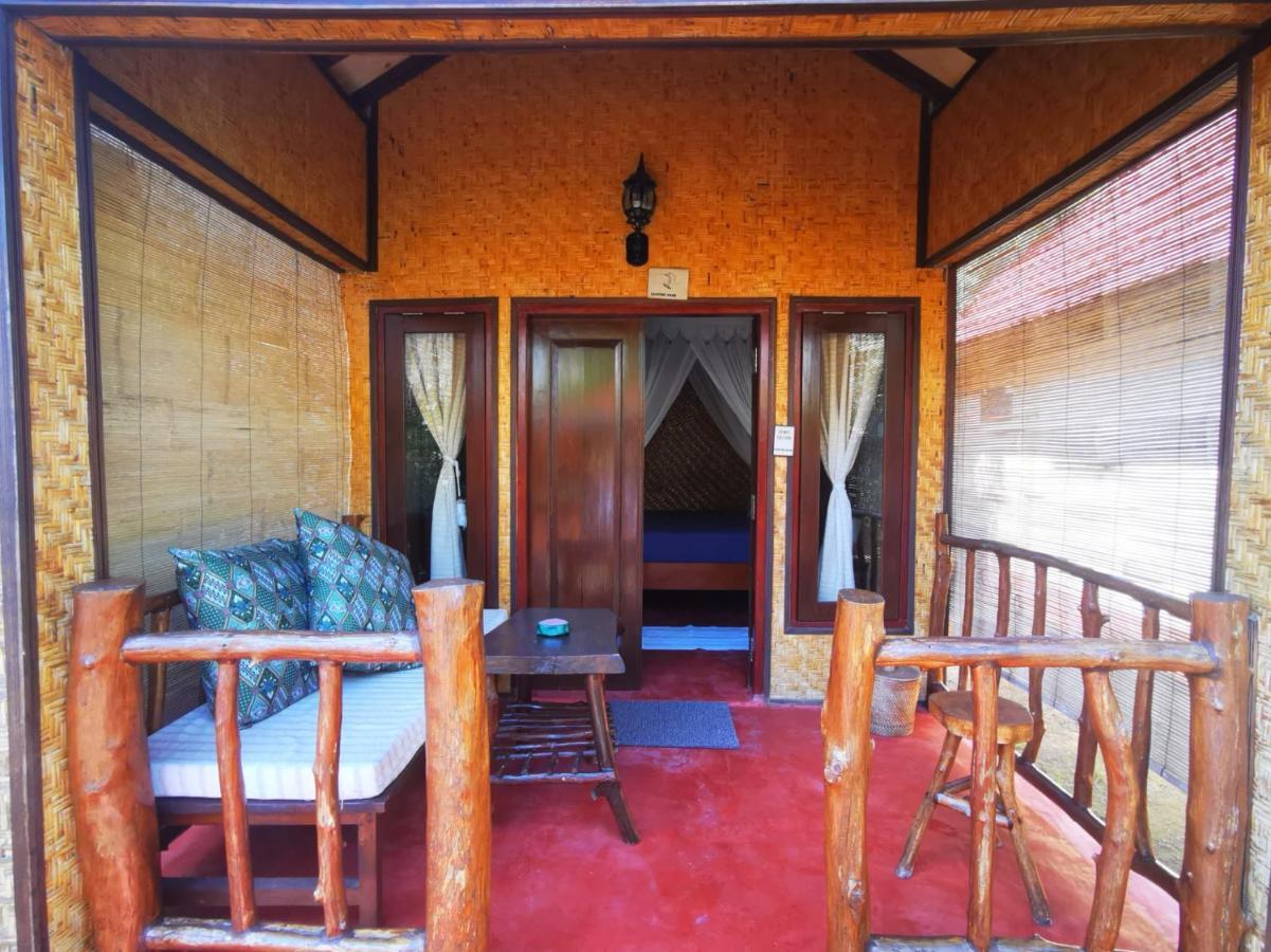 Kampung Meno Bungalows กิลิเมโน ภายนอก รูปภาพ