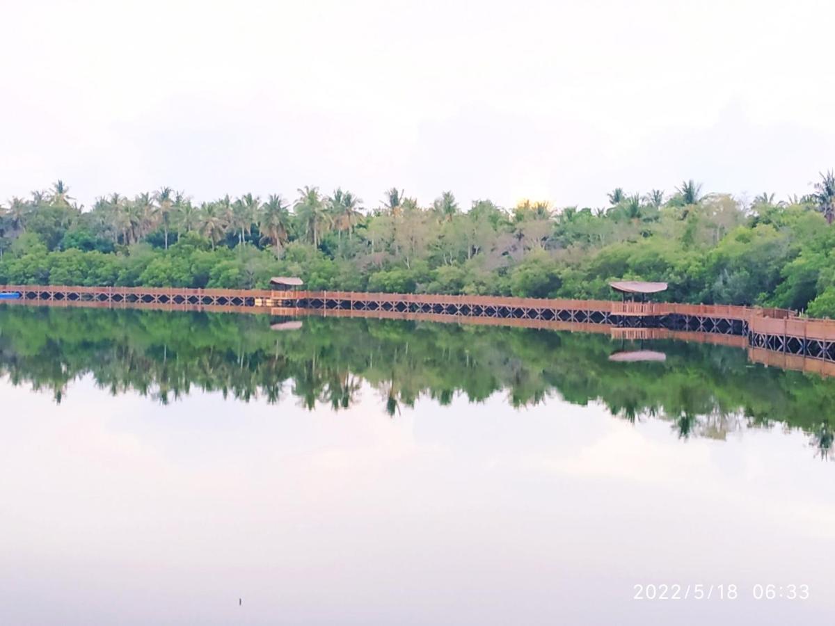 Kampung Meno Bungalows กิลิเมโน ภายนอก รูปภาพ