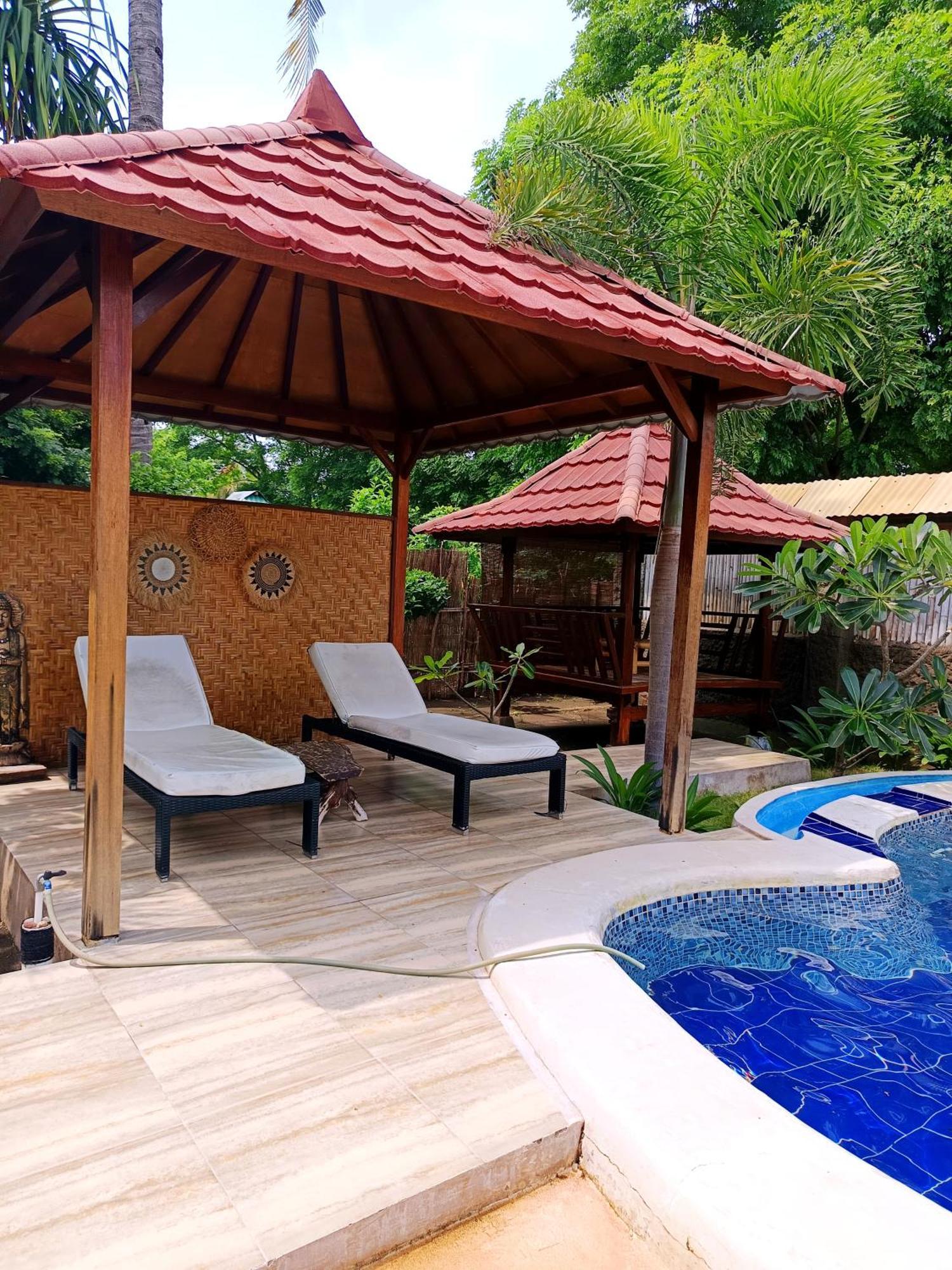 Kampung Meno Bungalows กิลิเมโน ภายนอก รูปภาพ