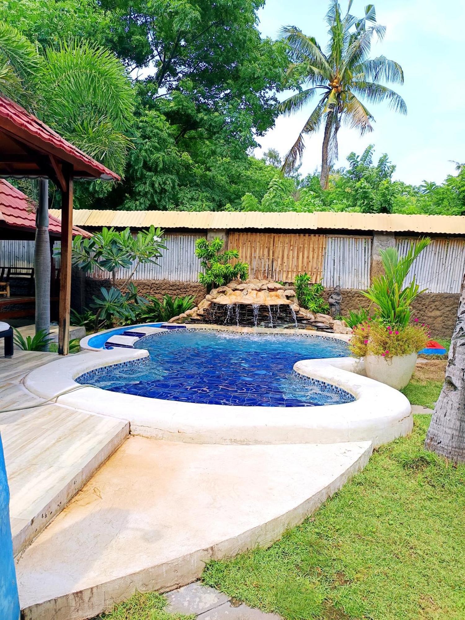 Kampung Meno Bungalows กิลิเมโน ภายนอก รูปภาพ