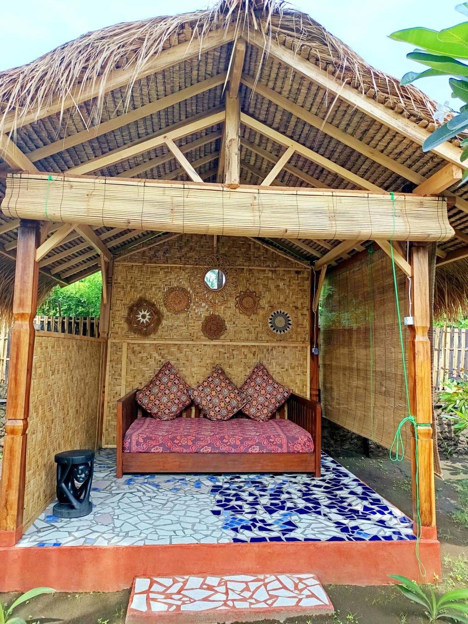Kampung Meno Bungalows กิลิเมโน ภายนอก รูปภาพ